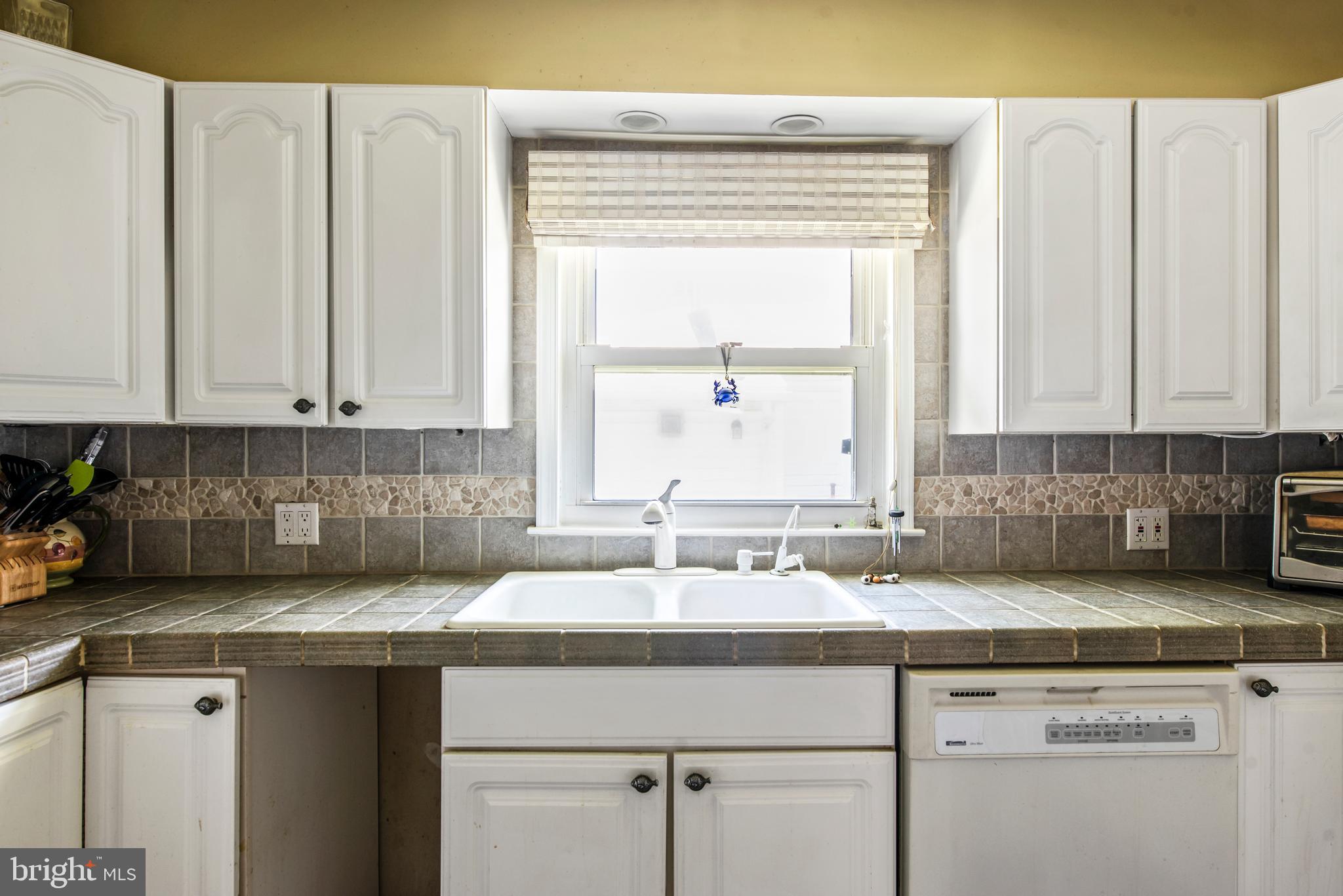 2842 Ridge Road Huntingtown, MD 20639 - Photo 30 of 67 kitchen with custom tile