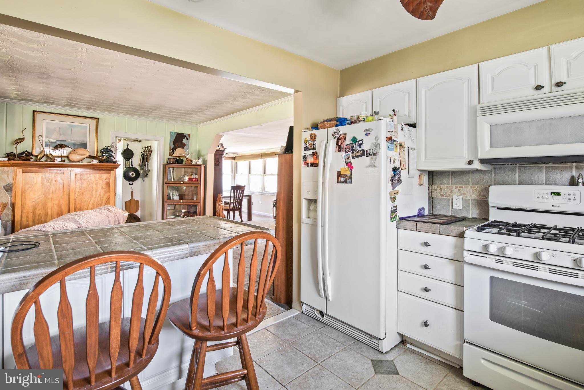 2842 Ridge Road Huntingtown, MD 20639 - Photo 31 of 67 kitchen with gas cooking