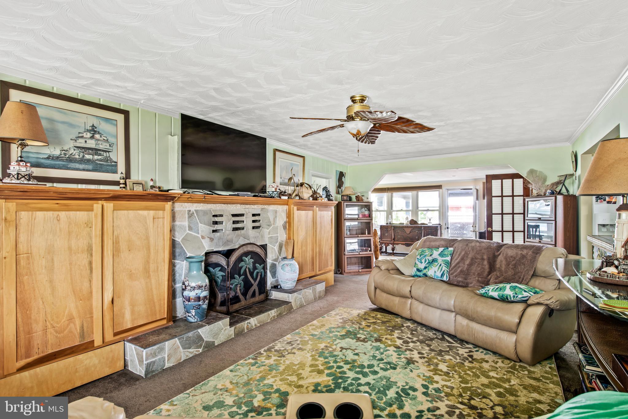 2842 Ridge Road Huntingtown, MD 20639 - Photo 36 of 67 Living
