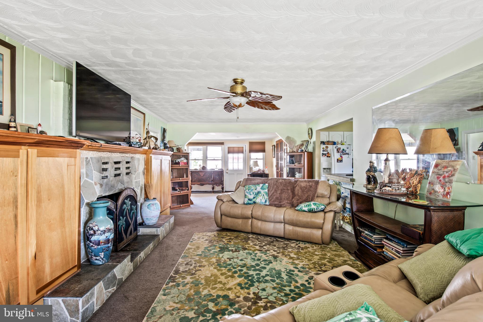 2842 Ridge Road Huntingtown, MD 20639 - Photo 37 of 67 living room