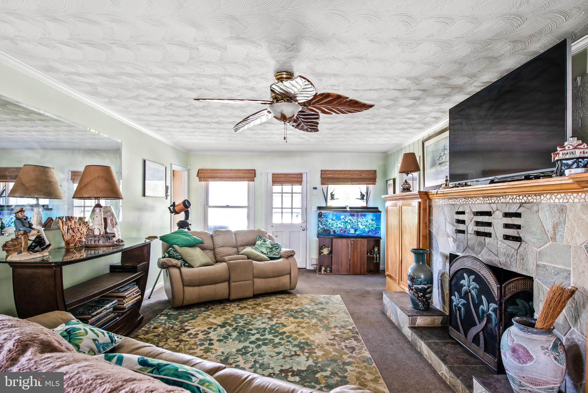 2842 Ridge Road Huntingtown, MD 20639 - Photo 39 of 67 living room