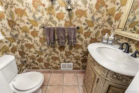 $1,500,000 | 22 Knott Drive, Glen Cove, NY 11542