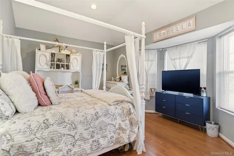 $1,500,000 | 22 Knott Drive, Glen Cove, NY 11542