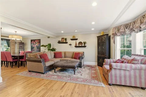 $1,500,000 | 22 Knott Drive, Glen Cove, NY 11542