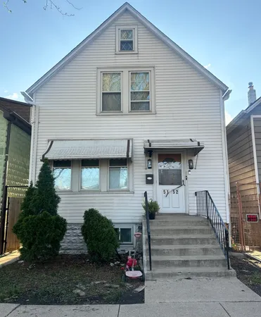 $1,700 | 5152 South Kildare Avenue, Unit 2, Chicago, IL 60632