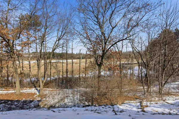 $290,000 | 802 Sunridge Drive, Unit B, Waupaca, WI 54981