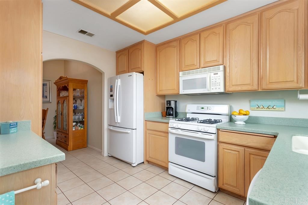 2687 Coventry Road Carlsbad, CA 92010 - Photo 8 of 26 Gallery Image 8