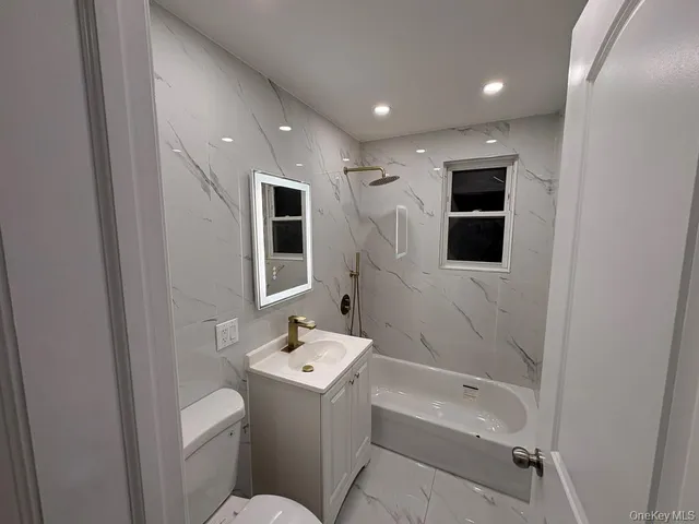 $3,400 | 2819 Schurz Avenue | Throgs Neck