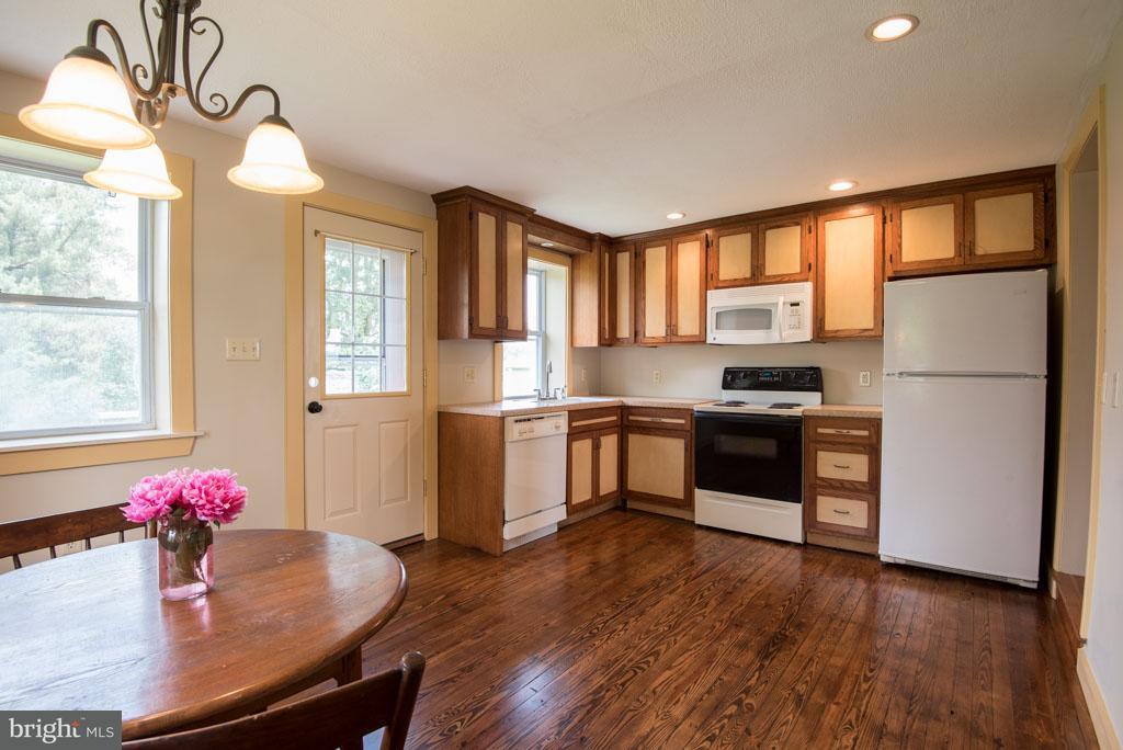 323 Camargo Road Quarryville, PA 17566 - Photo 5 of 40 Gallery Image 5
