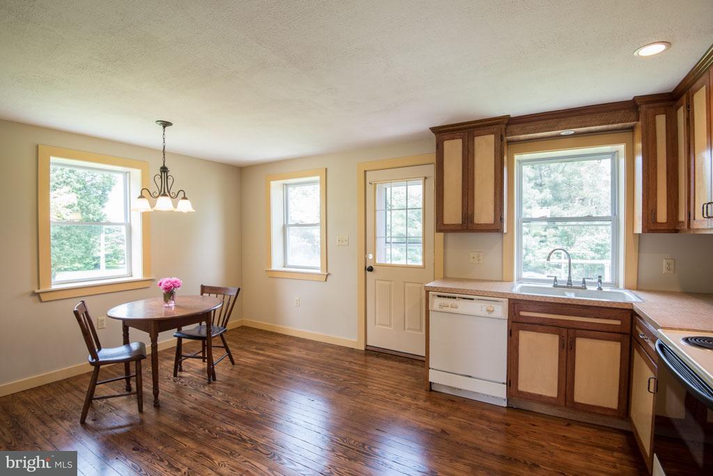 323 Camargo Road Quarryville, PA 17566 - Photo 6 of 40 Gallery Image 6