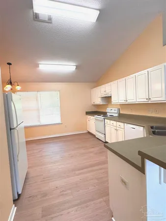 $2,295 | 4966 Berkeley Forest Boulevard, Gulf Breeze, FL 32563