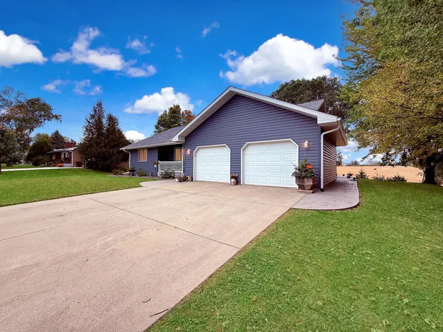 $419,500 | 1402 William Avenue, Montevideo, MN 56265