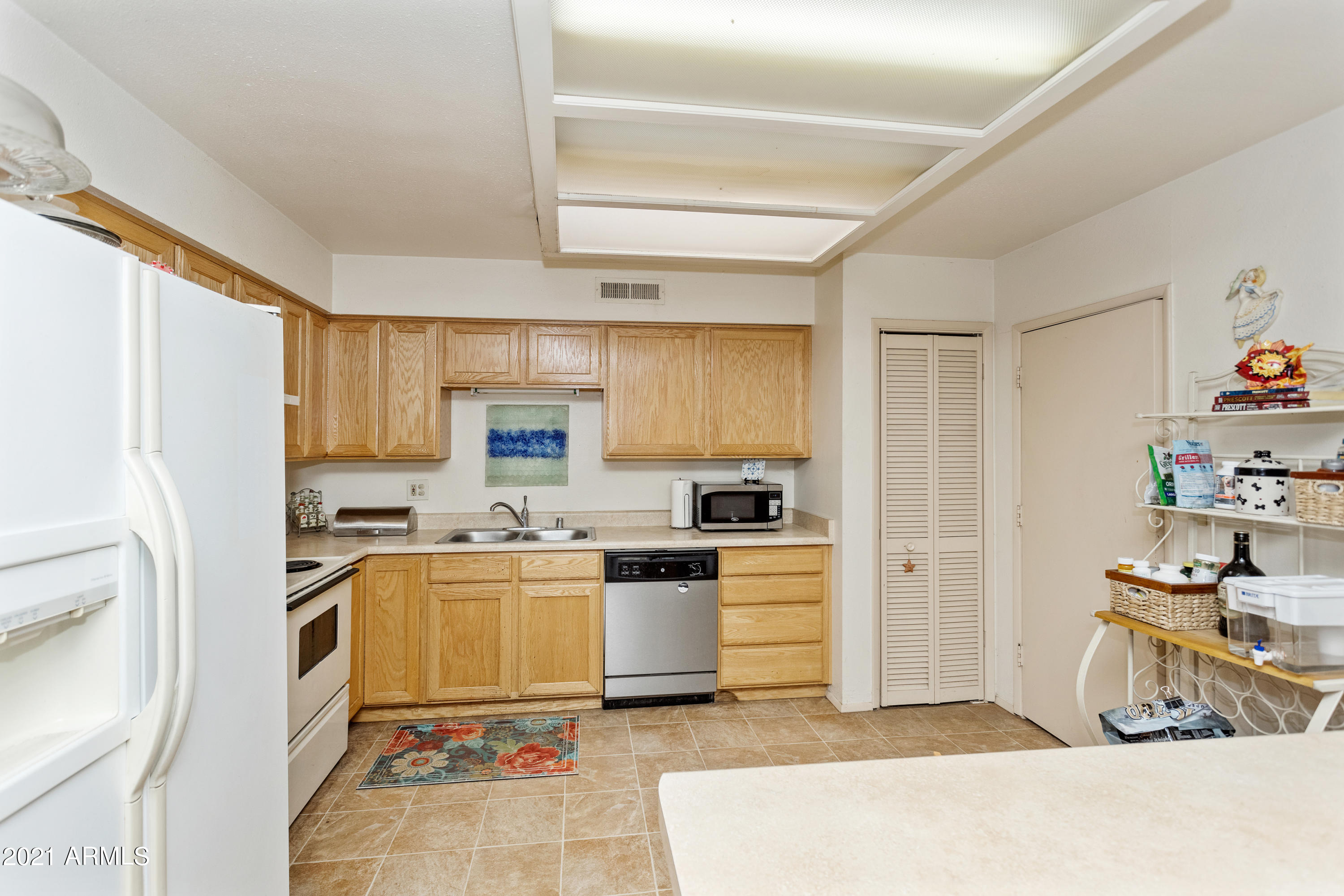 3327 North Tani Road Prescott Valley, AZ 86314 - Photo 11 of 26 013_Kitchen