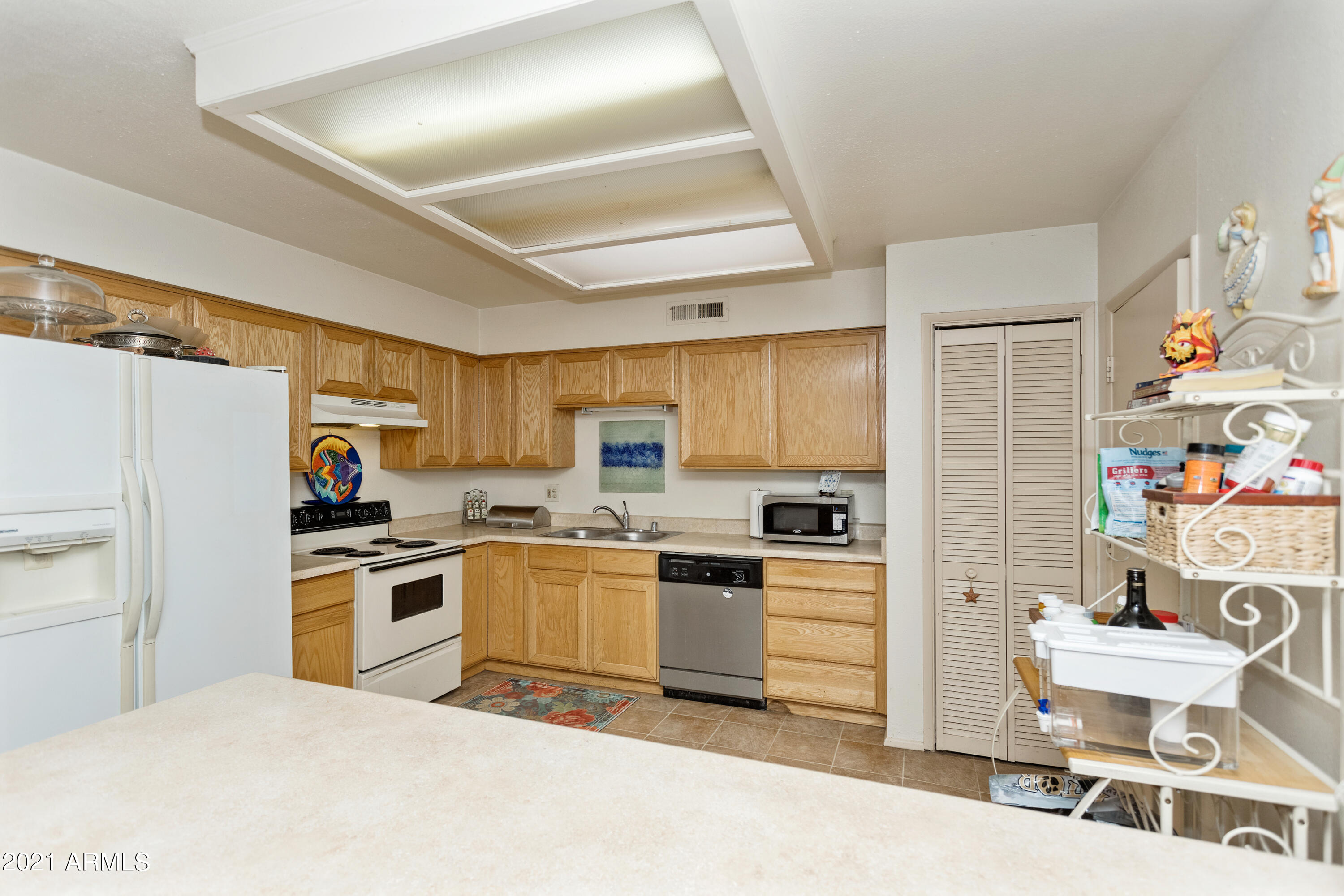 3327 North Tani Road Prescott Valley, AZ 86314 - Photo 12 of 26 014_Kitchen