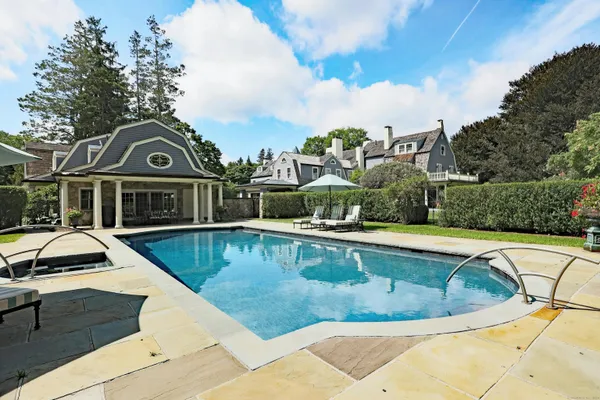 $3,895,000 | 27 Country Club Road, Ridgefield, CT 06877