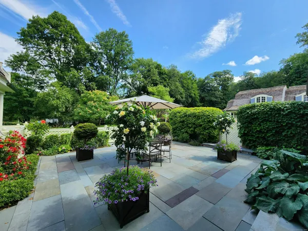 $3,895,000 | 27 Country Club Road, Ridgefield, CT 06877