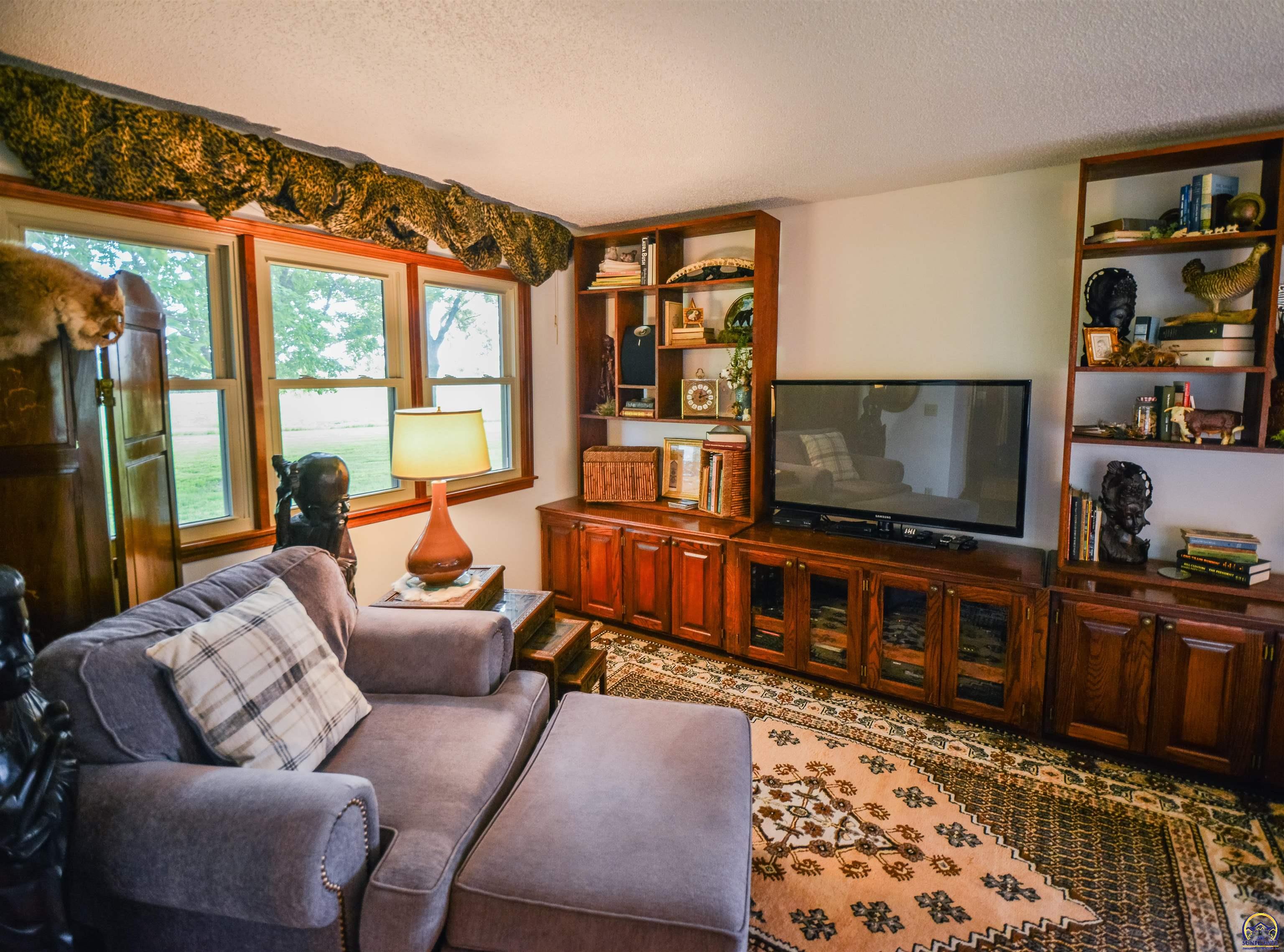 1786 Rd E5 Emporia, KS 66801 - Photo 5 of 62