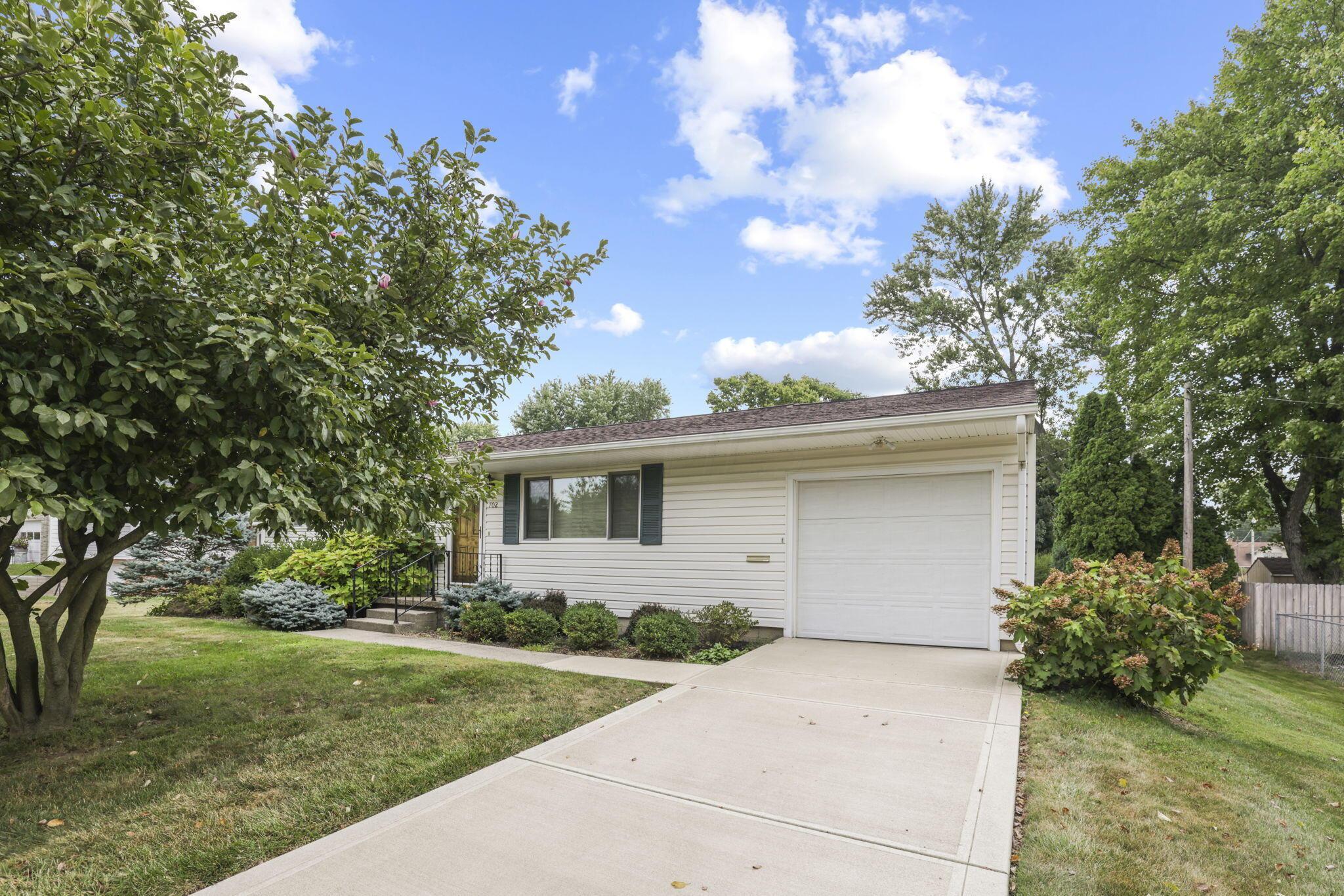 702 Sherwick Road Newark, OH 43055 - Photo 43 of 54 Garage