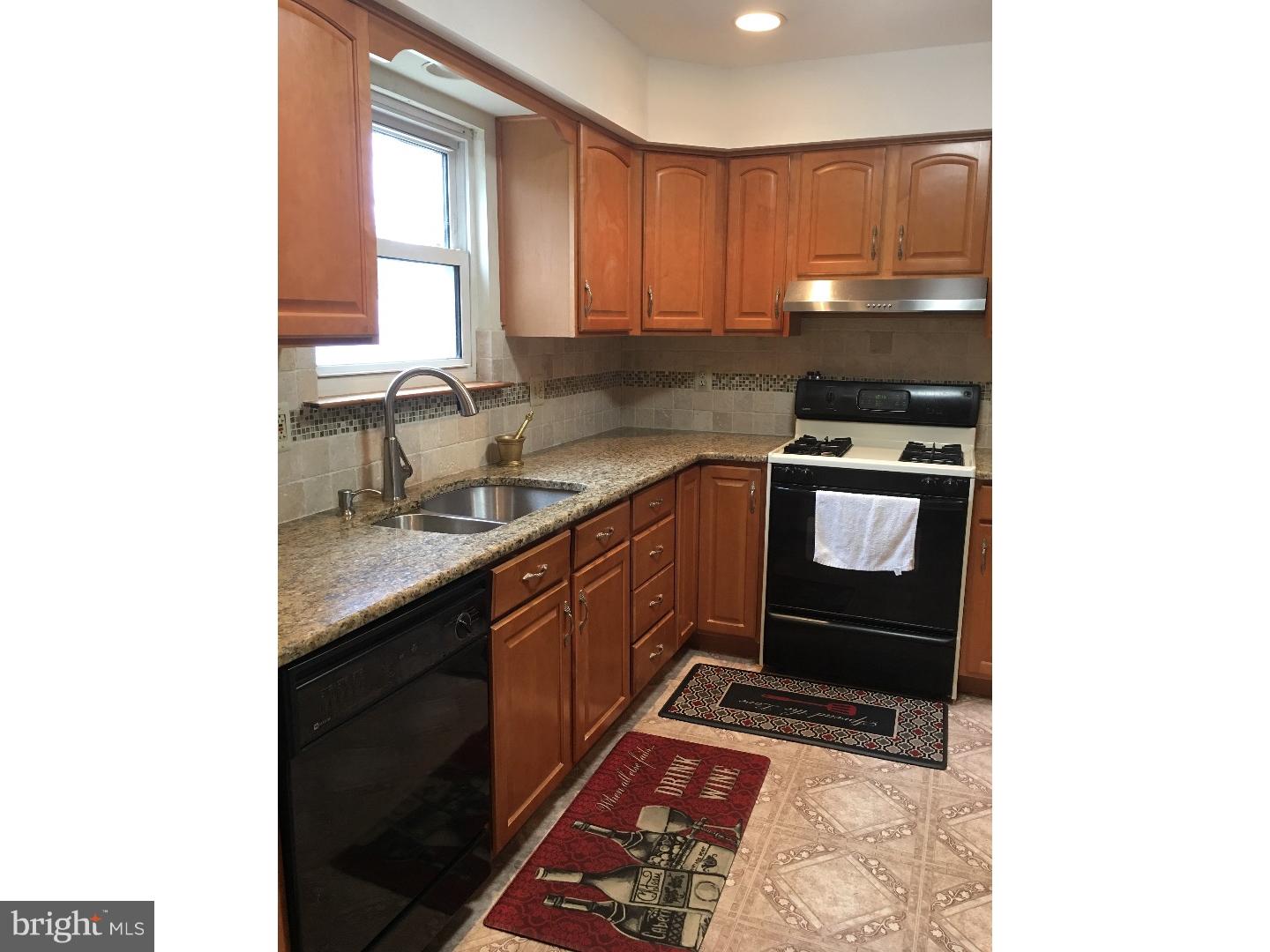 618 Harrison Street Riverside, NJ 08075 - Photo 4 of 24 Kitchen