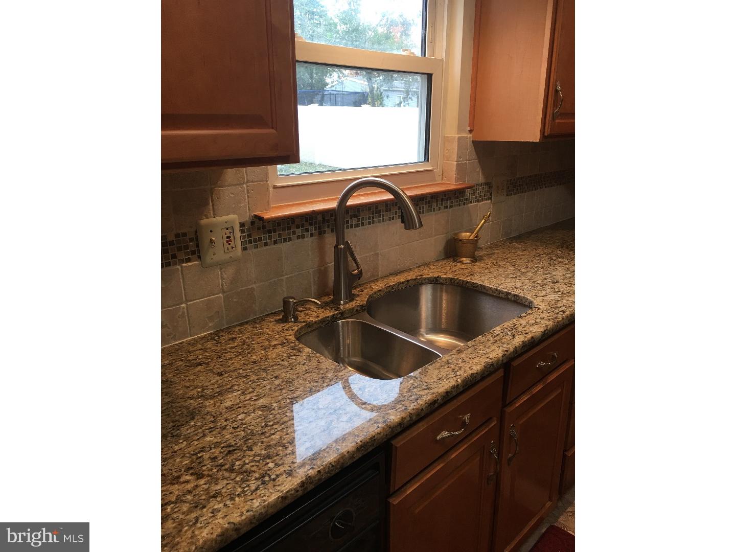 618 Harrison Street Riverside, NJ 08075 - Photo 5 of 24 Kitchen