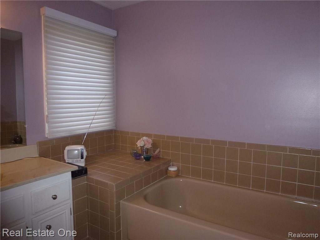 3536 Holiday Court Rochester Hills, MI 48306 - Photo 38 of 63