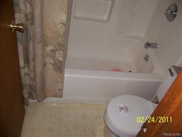 697 Range Road Marysville, MI 48040 - Photo 7 of 7 102_1873