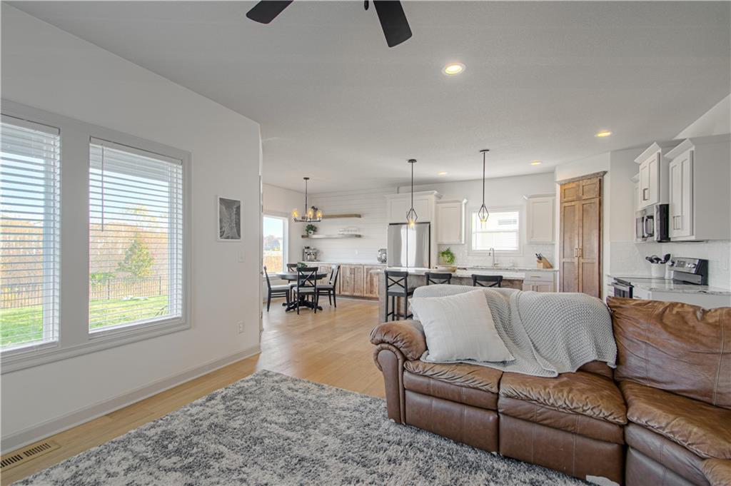 17761 Houston Street Gardner, KS 66030 - Photo 6 of 44