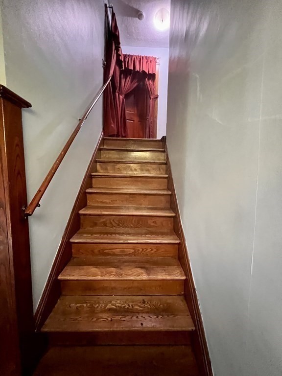 23 Webster Avenue West Springfield, MA 01089 - Photo 5 of 13 a view of entryway