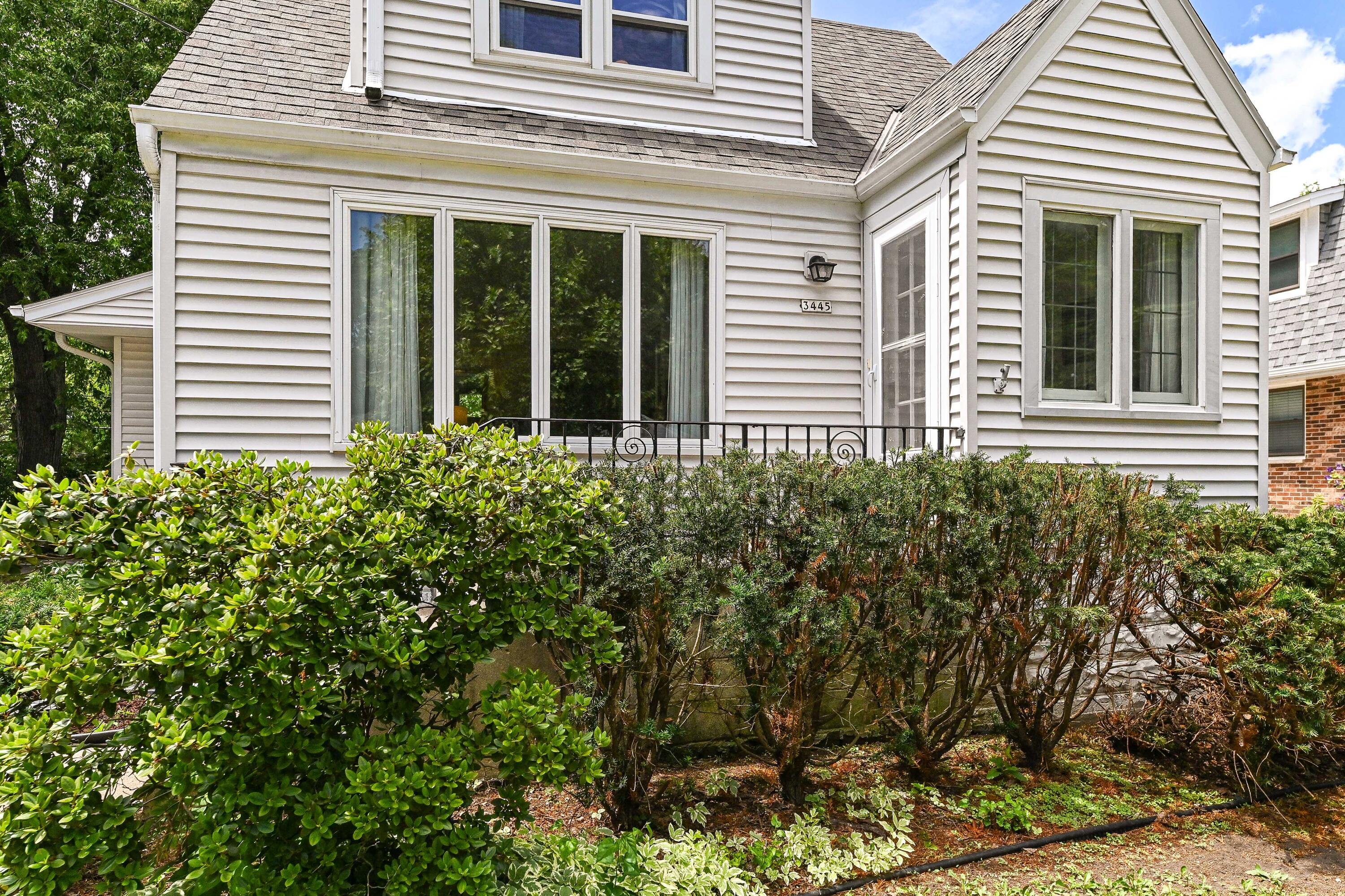 3445 South 96th Street Milwaukee, WI 53227 - Photo 5 of 52 3445 S 96th St