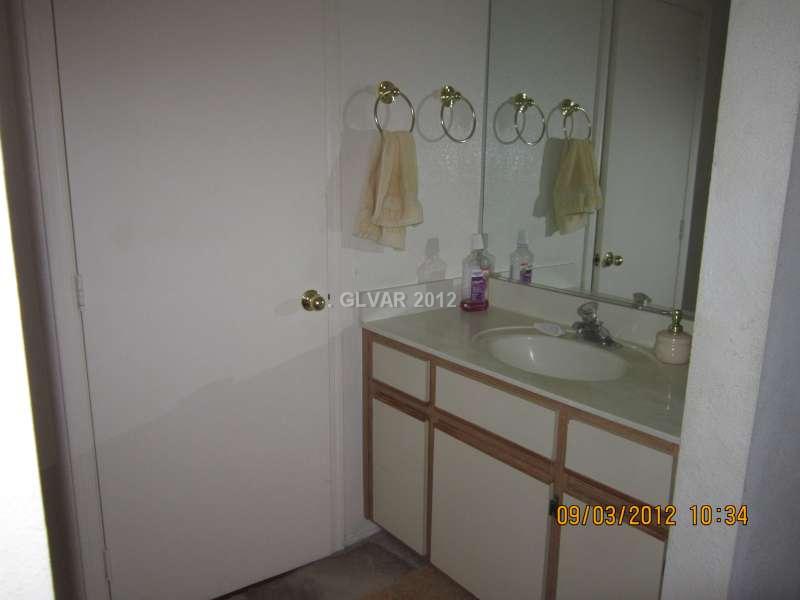 532 Sutters Mill Road Henderson, NV 89014 - Photo 11 of 15 Master Bath/Spa.