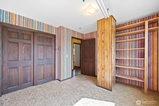 a view of room with walk in closet