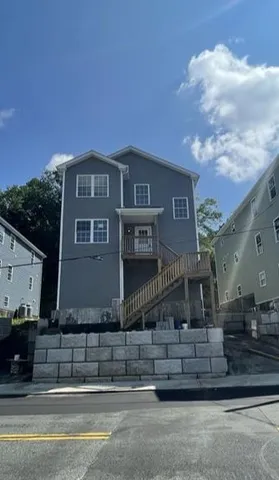 $2,400 | 697 Manton Avenue, Providence, RI 02909