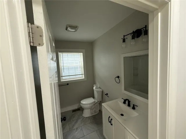 $2,400 | 697 Manton Avenue, Providence, RI 02909