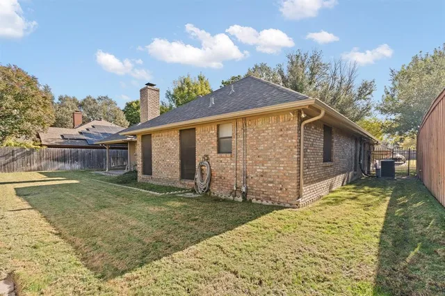 $299,000 | 149 Sandlewood Lane, Burleson, TX 76028