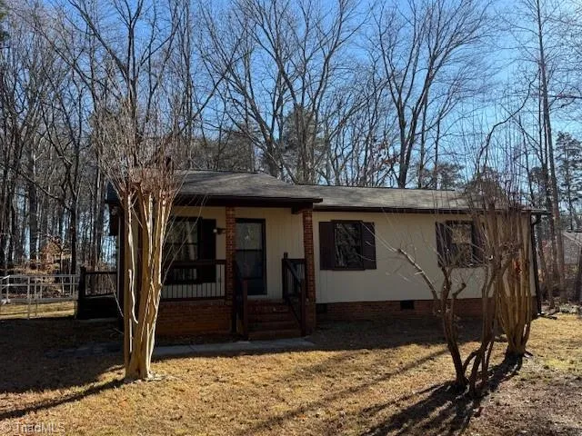 $1,600 | 7638 Jackson School Road, Browns Summit, NC 27214