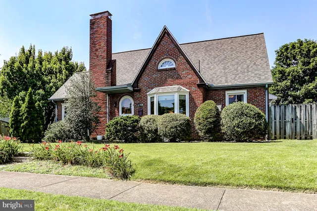 $2,195 | 3010 Dickinson Avenue, Camp Hill, PA 17011