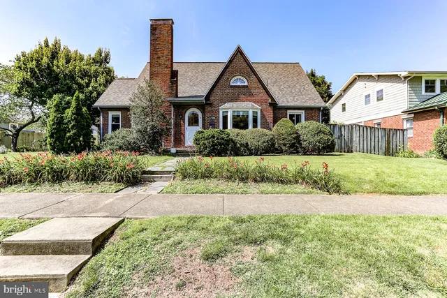 $2,195 | 3010 Dickinson Avenue, Camp Hill, PA 17011