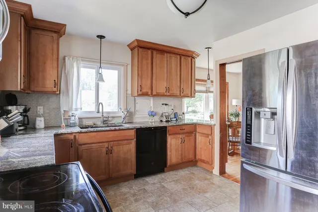 $2,195 | 3010 Dickinson Avenue, Camp Hill, PA 17011