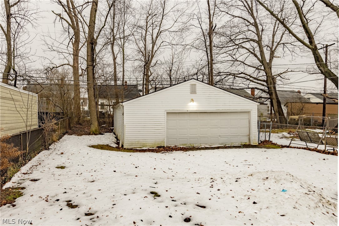 4230 Stilmore Road Cleveland, OH 44121 - Photo 30 of 31