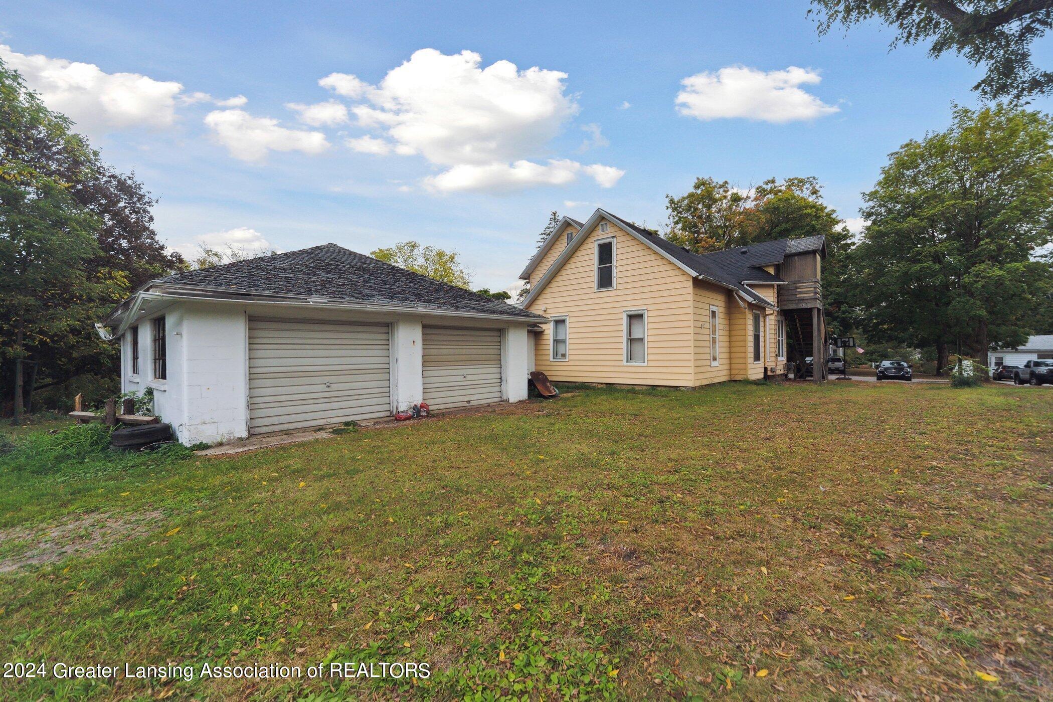 515 North Maple Street Ithaca, MI 48847 - Photo 2 of 34 515-N-Maple-St-Ithaca-MI-48847-WindowSti