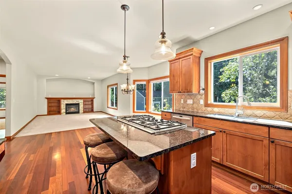 $899,950 | 6408 179th Avenue East, Lake Tapps, WA 98391