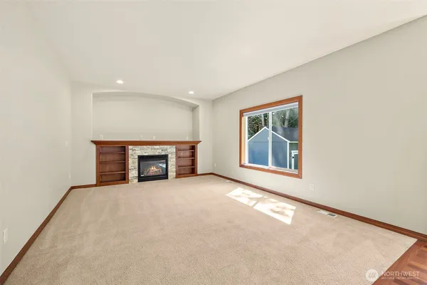 $899,950 | 6408 179th Avenue East, Lake Tapps, WA 98391