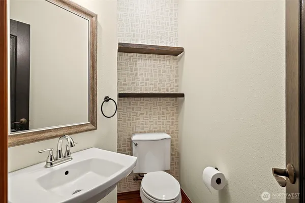 $899,950 | 6408 179th Avenue East, Lake Tapps, WA 98391