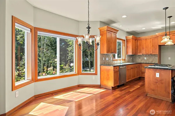 $899,950 | 6408 179th Avenue East, Lake Tapps, WA 98391