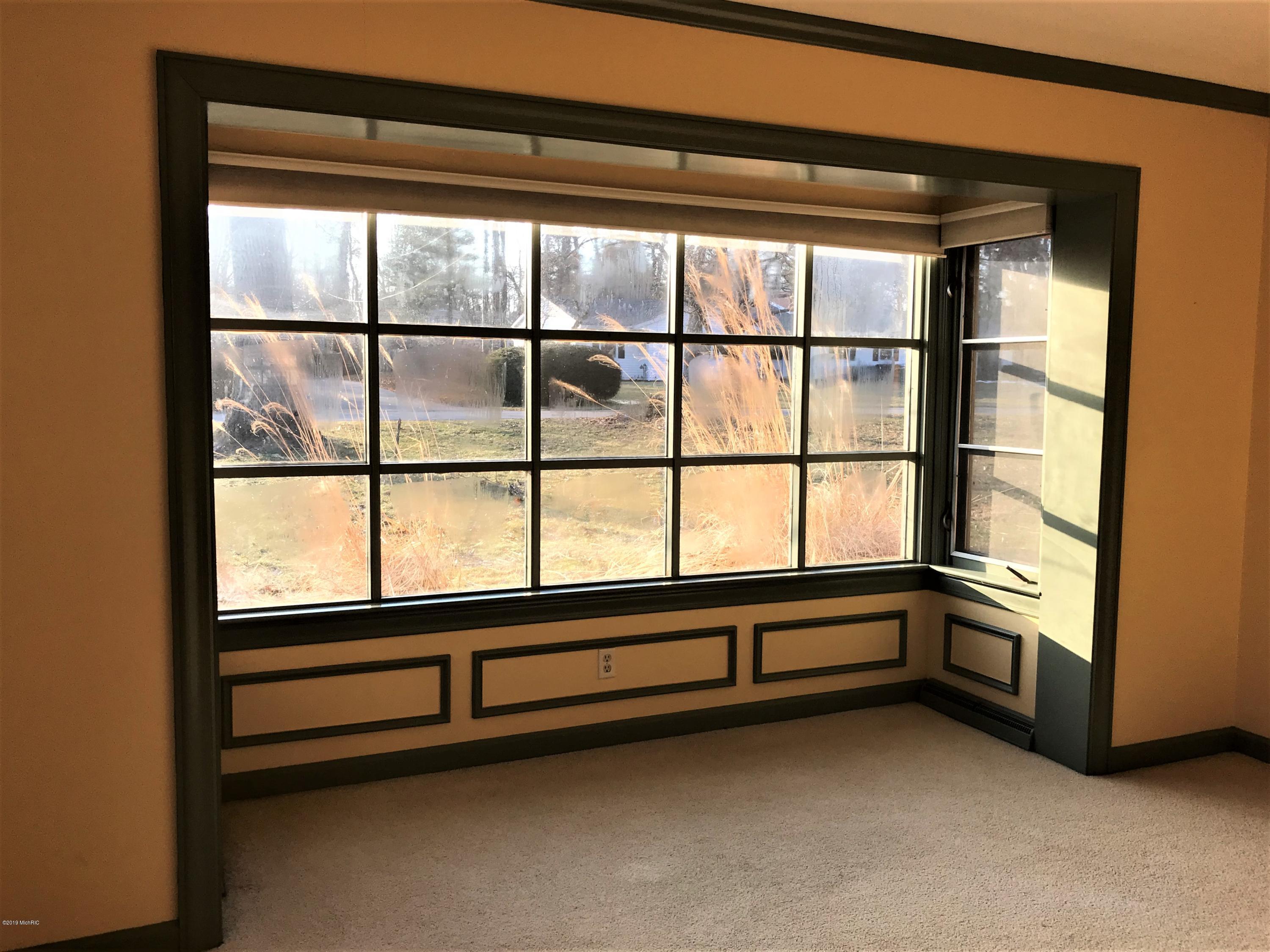 825 Wesaw Road Niles, MI 49120 - Photo 11 of 41 Front Bay Window