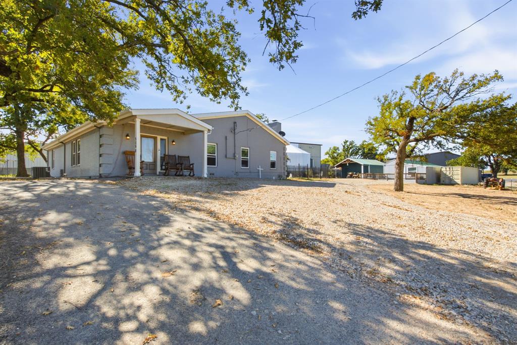 5098 Fairview Road Millsap, TX 76066 - Photo 2 of 40 Gallery Image 2