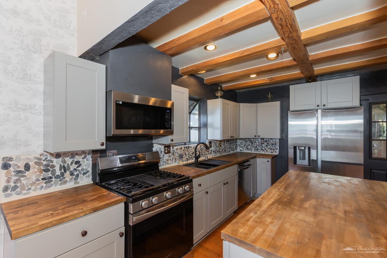 29380 Surrey Way Tehachapi, CA 93561 - Photo 17 of 57 Gallery Image 17
