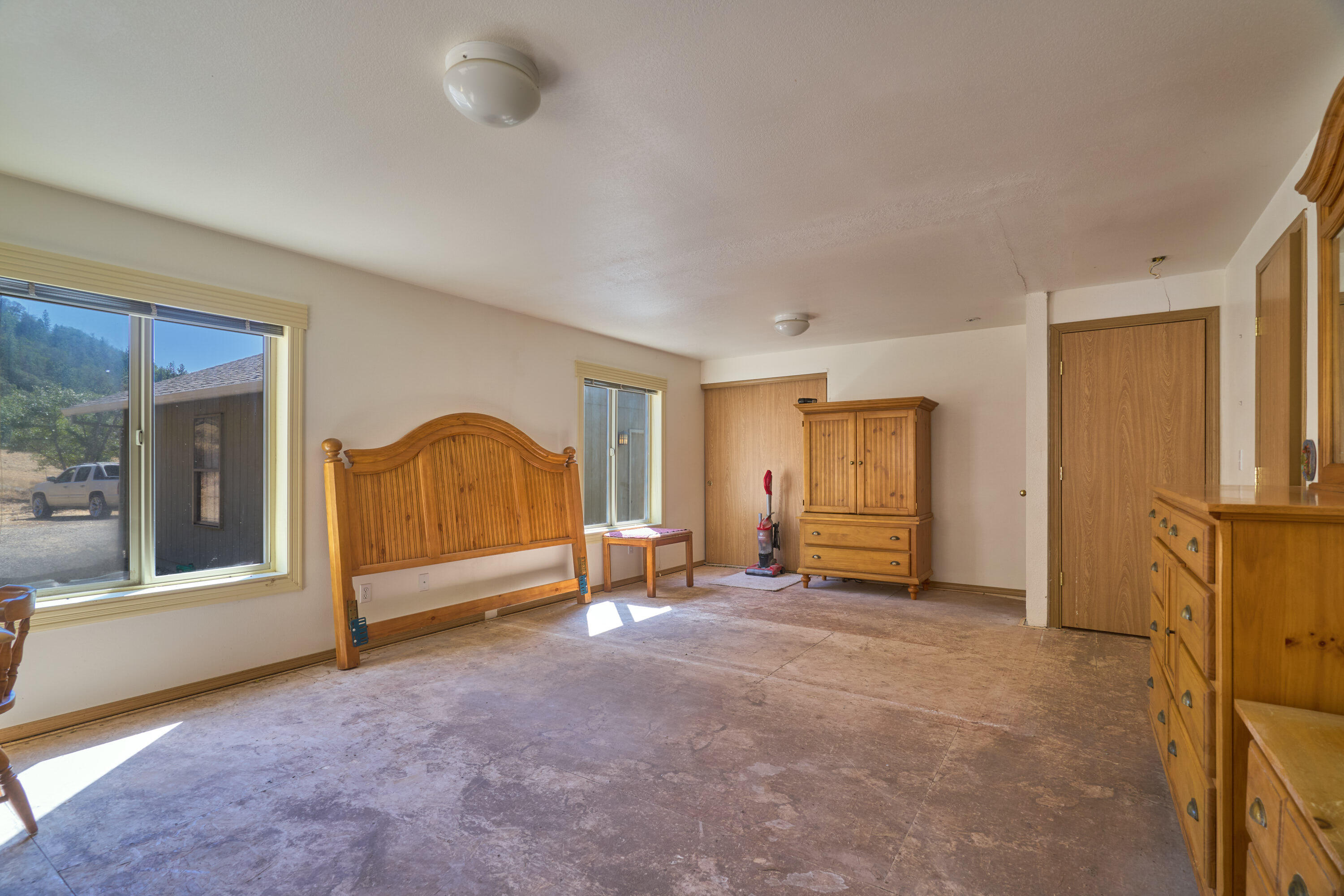 7505 Torrey Pines Terrace Eagle Point, OR 97524 - Photo 21 of 47 7505 Torrey Pines Terrace-19