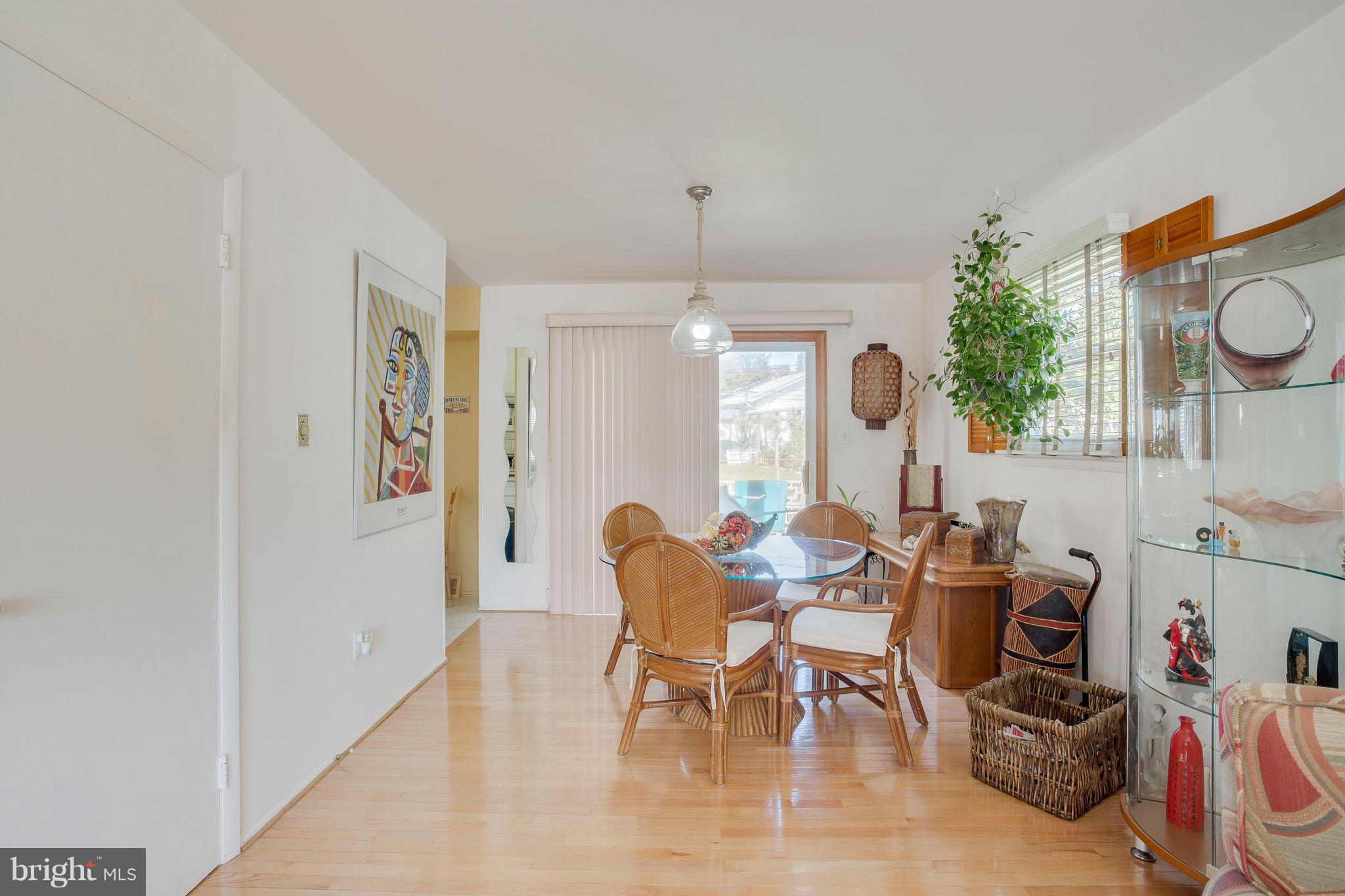 256 Candytuft Road Reisterstown, MD 21136 - Photo 11 of 37 a dining room with furniture and window