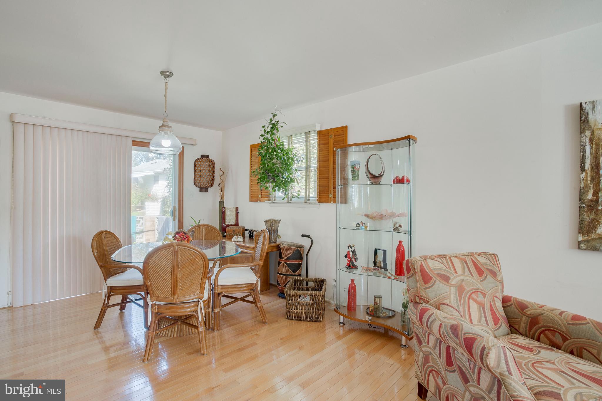 256 Candytuft Road Reisterstown, MD 21136 - Photo 9 of 37 a living room with furniture and a chandelier